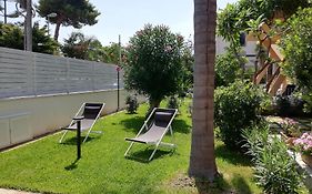 Mondello Felix - Appartamenti In Villa A 600M Dal Mare